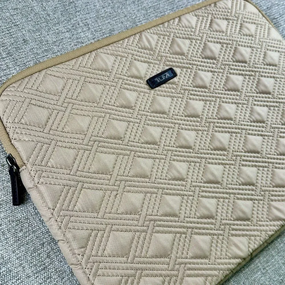 TUMI Quilted Laptop Sleeve Beige Padded Zip Case NWOT Fits 13-14” Laptop